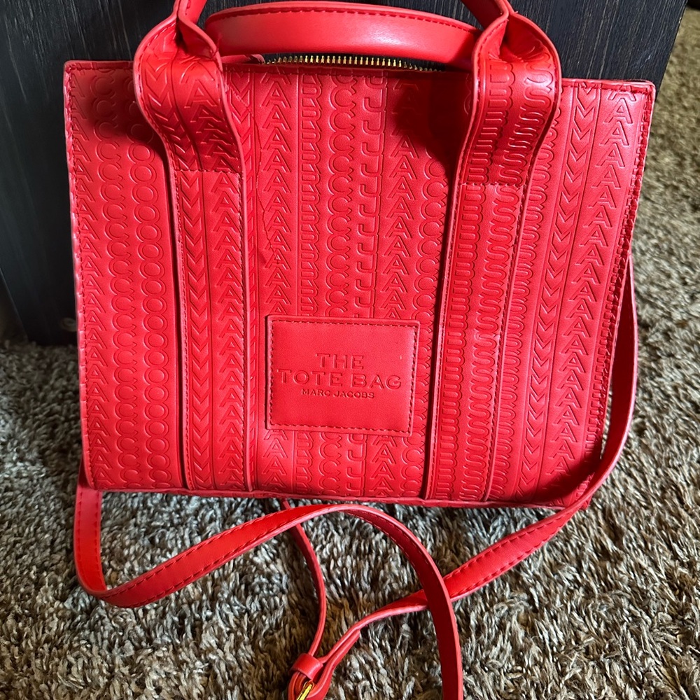 The tote bag